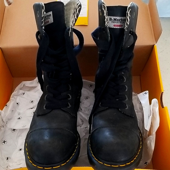 dr martens leah steel toe